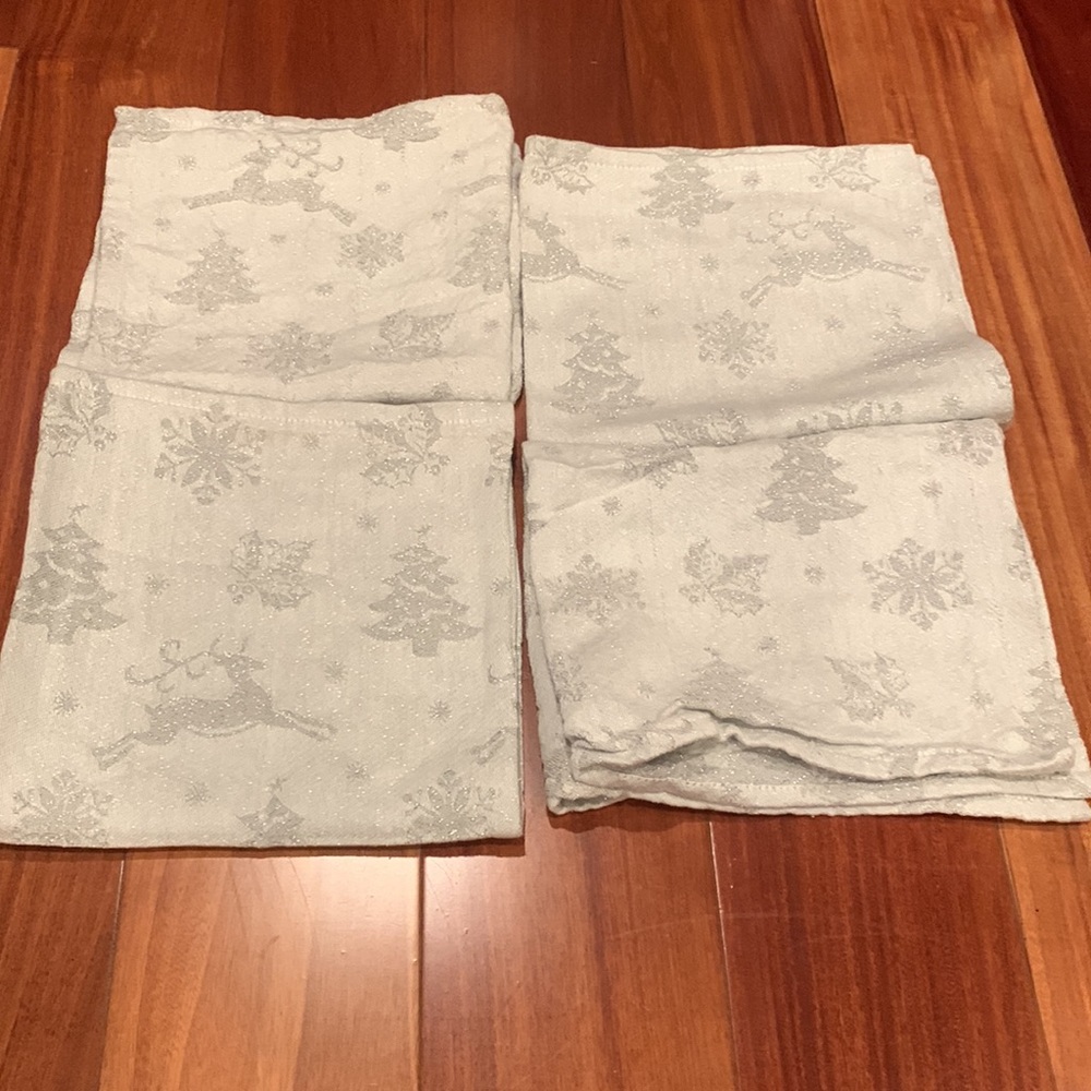 Set of 4 Shimmery Snowflake and Reindeer Cloth Napkins